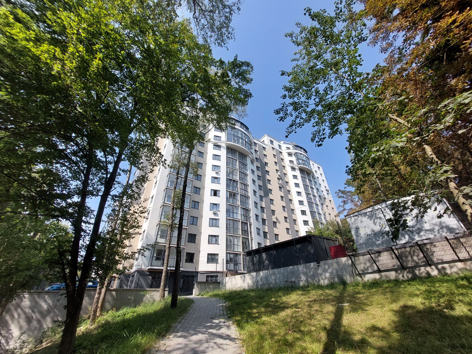 Подобова оренда ЖК ПАНОРАМА вул.Чумацька 2-озеро, підземний паркінг
