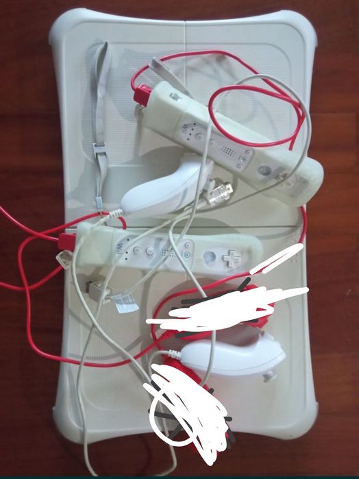 Consola Wii + balance board + jogo + comandos