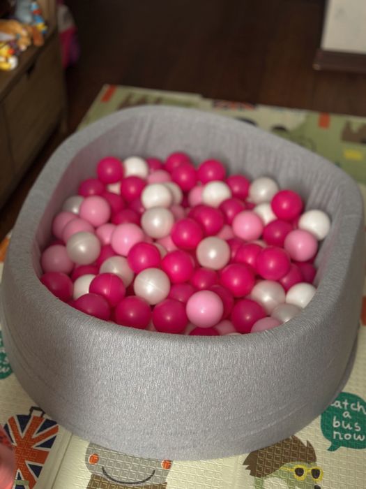 Сухой бассейн с шариками
