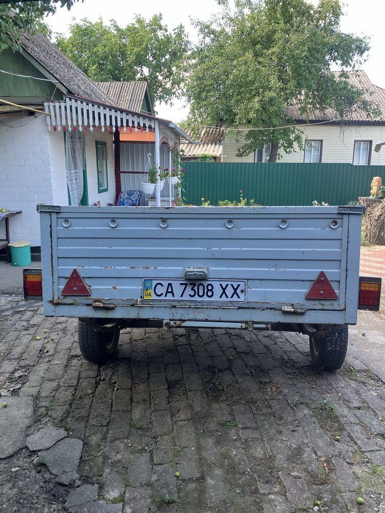 Прицеп легковий одноосний