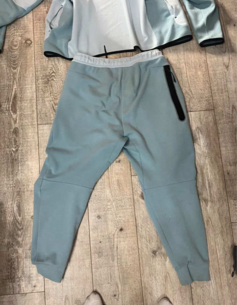 Nike Tech flecce