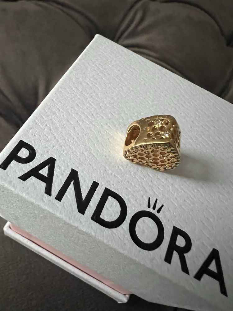 Charms Pandora shine zloty cyrkonie serduszko