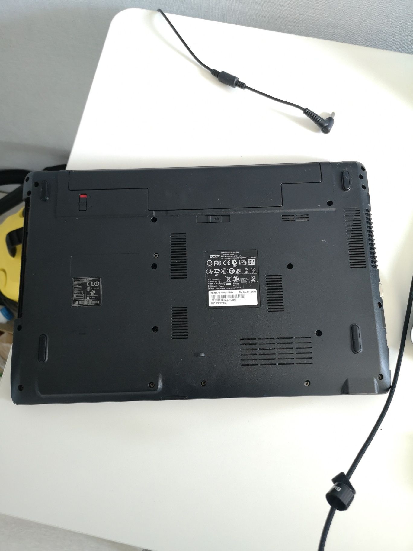 Ноутбук Acer Aspire 5349 в робочому стані