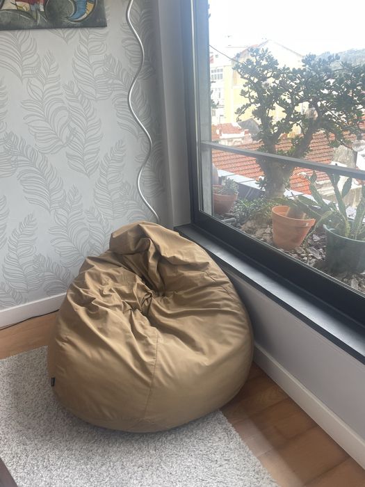 Puff creme em ótimo estado