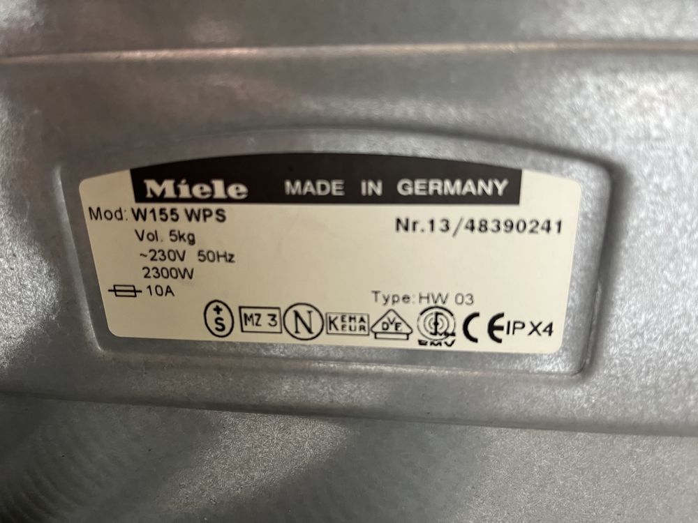 Пральна машина Miele на 5,5 кг. Ширина 45 см Висота 45 см