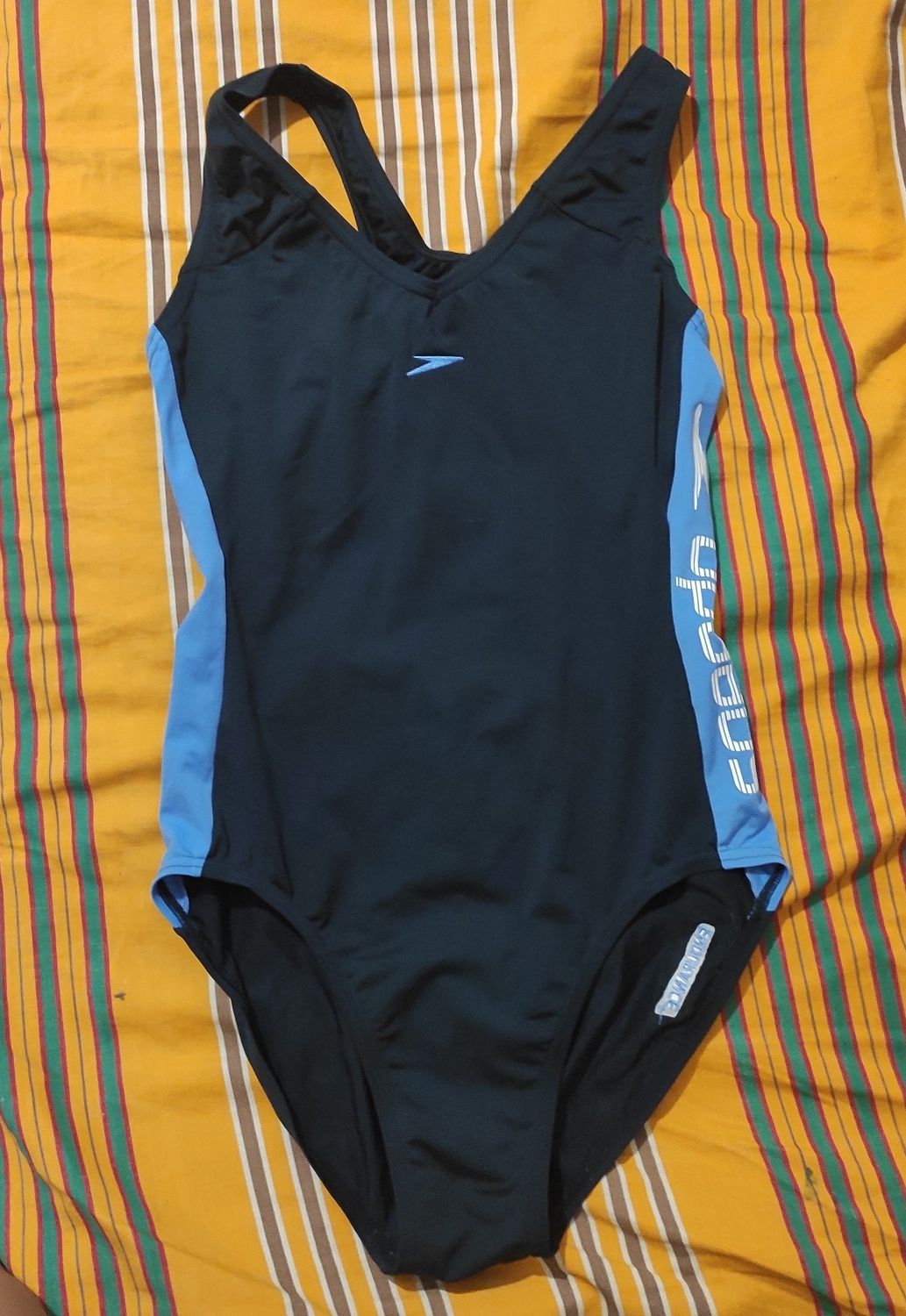 Продам купальник Speedo