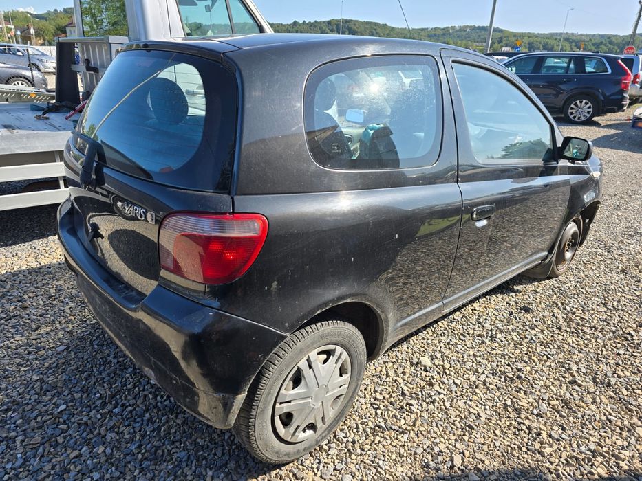 Toyota Yaris 1.0 uszkodzona pali jeździ