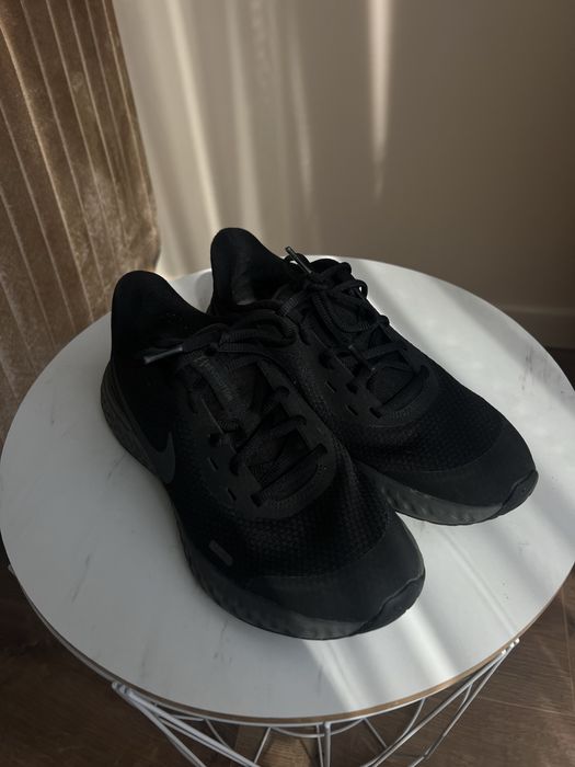 Кросівки Nike 38 розмір | чорні