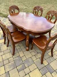 Деревяний столовий стіл з стільцями