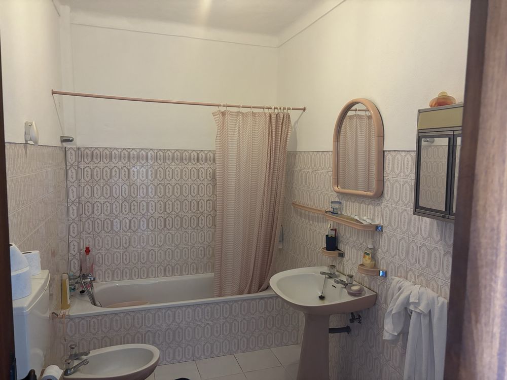 Casa mobilada samora correia bem localisada