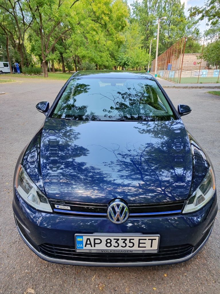 Volkswagen e-Golf 2015