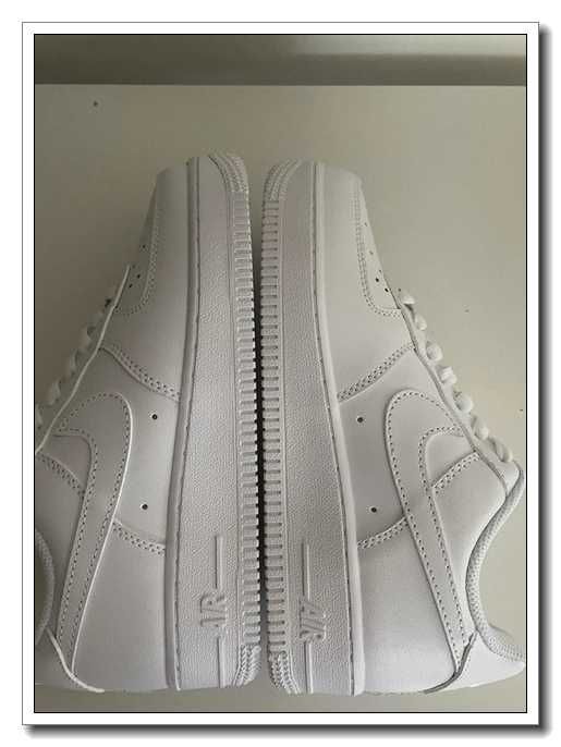 Białe tenisówki Air Force 1 w rozmiarze 38