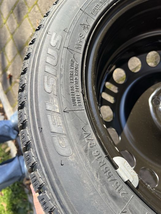 Toyo Celsius 215/55 R16