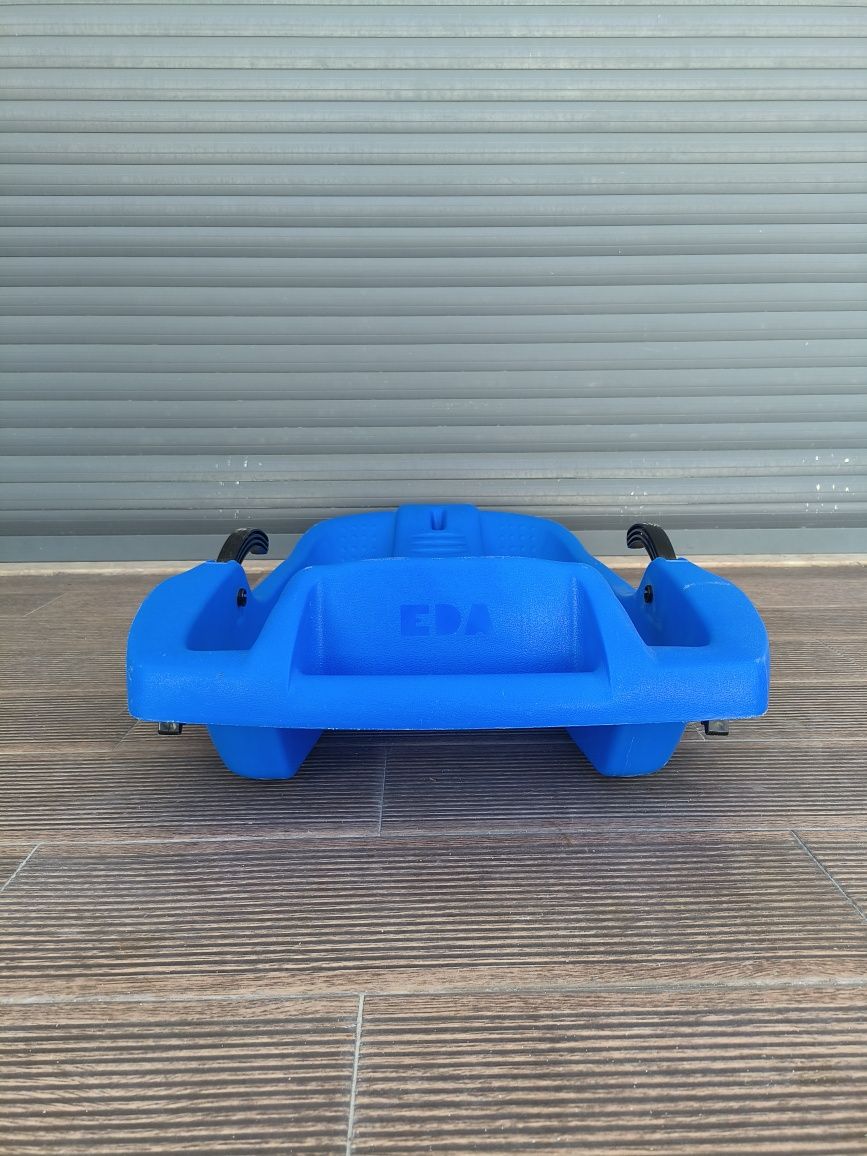 Trenó plástico azul criança