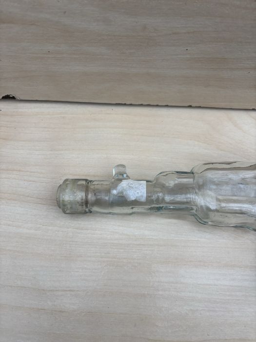 Пляшка у вигляді автомата