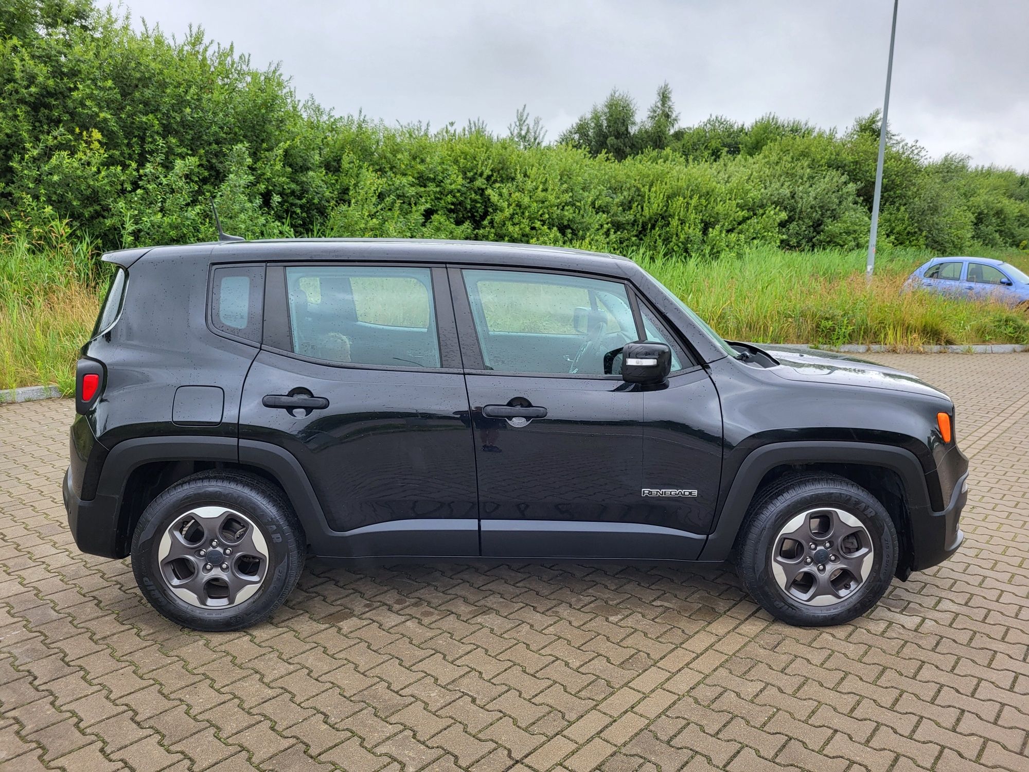 Jeep Renegade 1.6 benzyna 120 km,przebieg 37000 km Polski salon