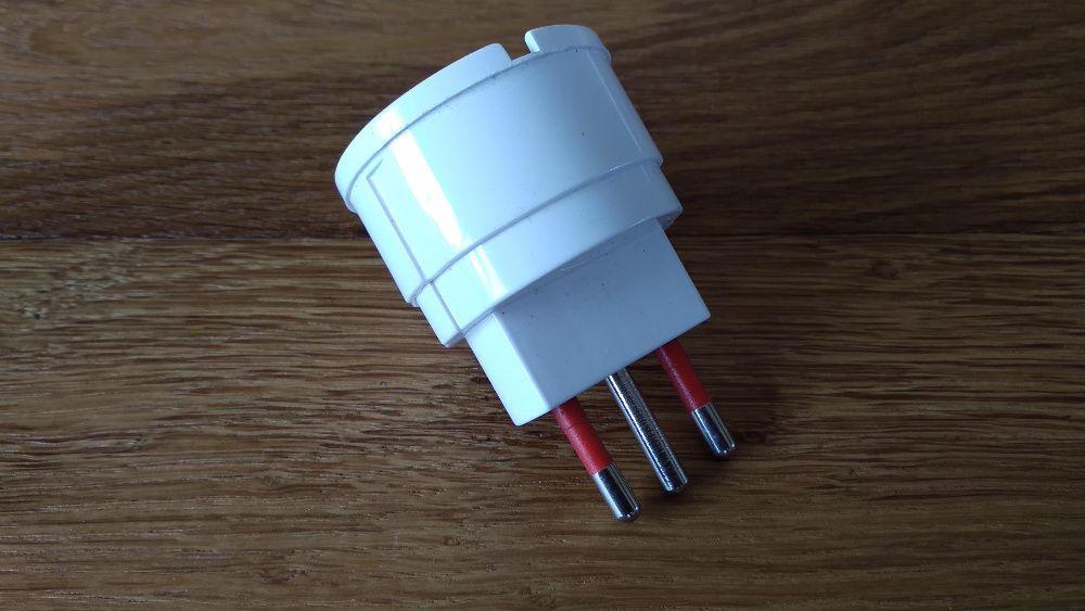 Adaptador para tomadas de segurança