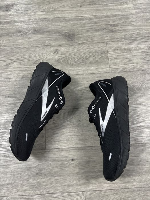 Кроссовки мужские на gore tex Brooks