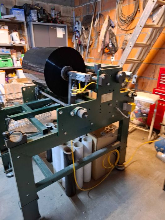 Przewijarka do folii aluminiowej i stretchu