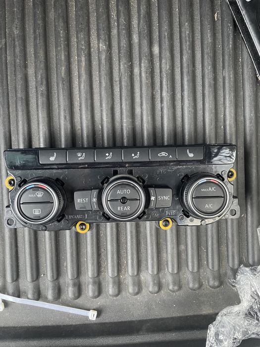 Панель кондиціонера volkswagen t6 7e0907040ab