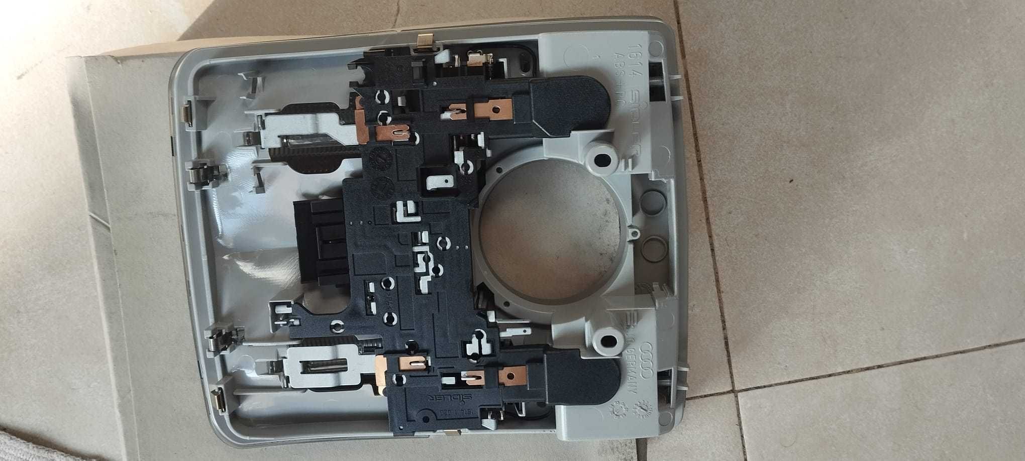 Moldura e Plafonier para teto de Abrir Audi A3 (Originais e NOVOS)
