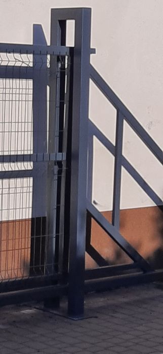 Okazja                           Brama przesuwna ze słupami (furtka)