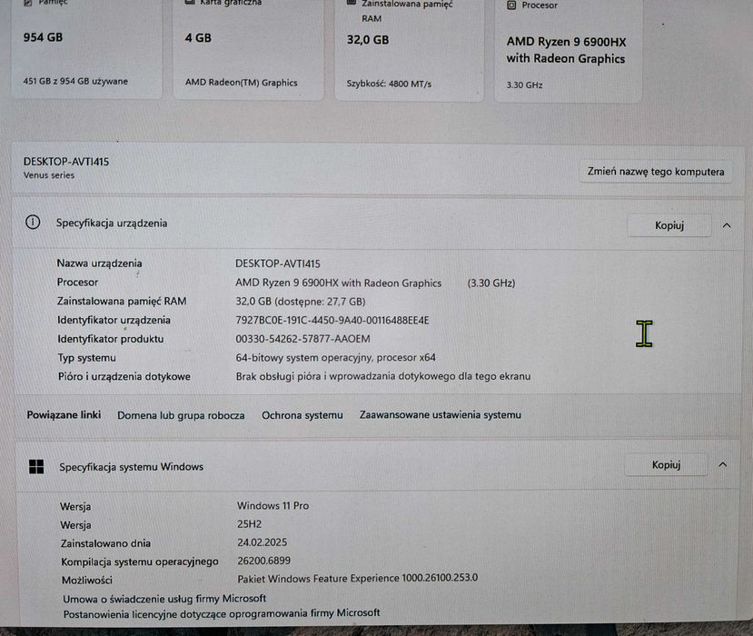 MINISFORUM UM690L Slim Mini PC, AMD Ryzen 9 6900HX (8/16wątków, 32 GB)