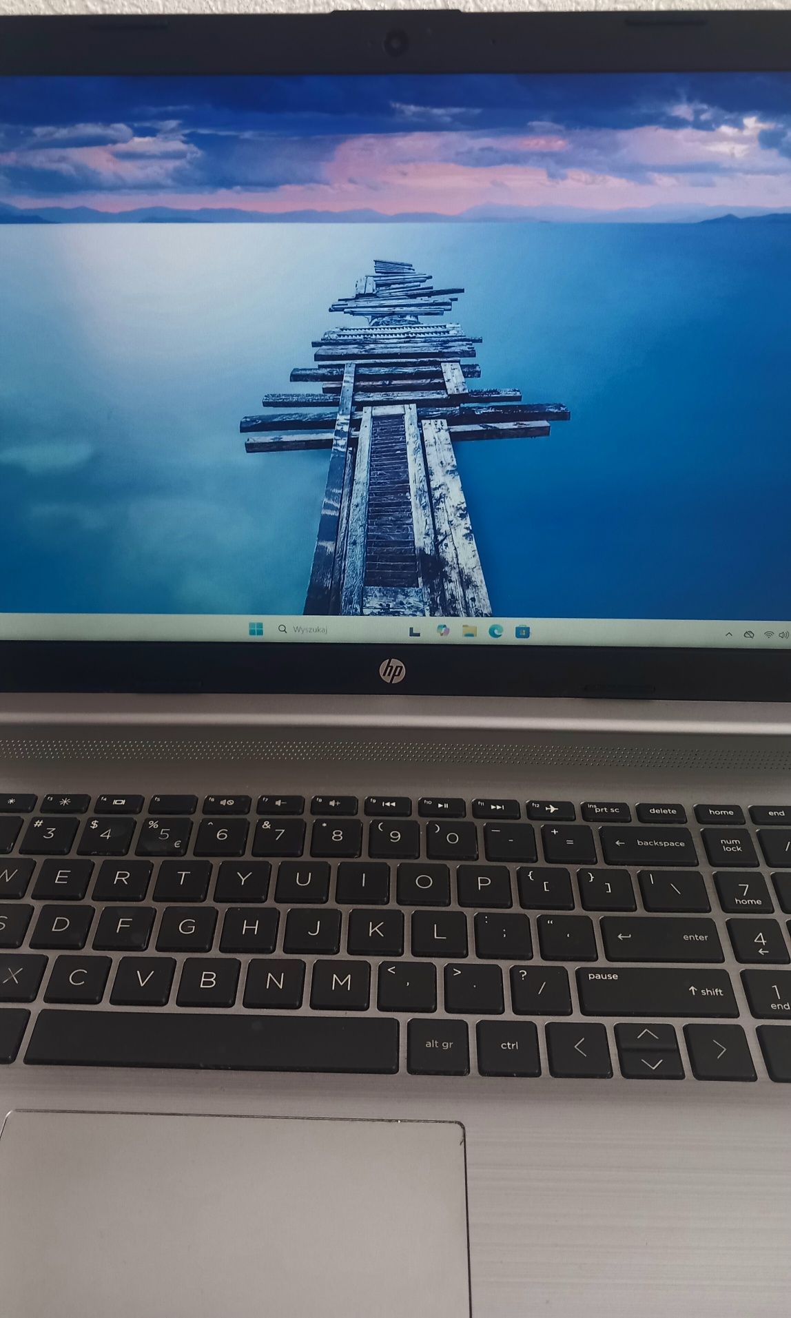 Laptop HP srebrny