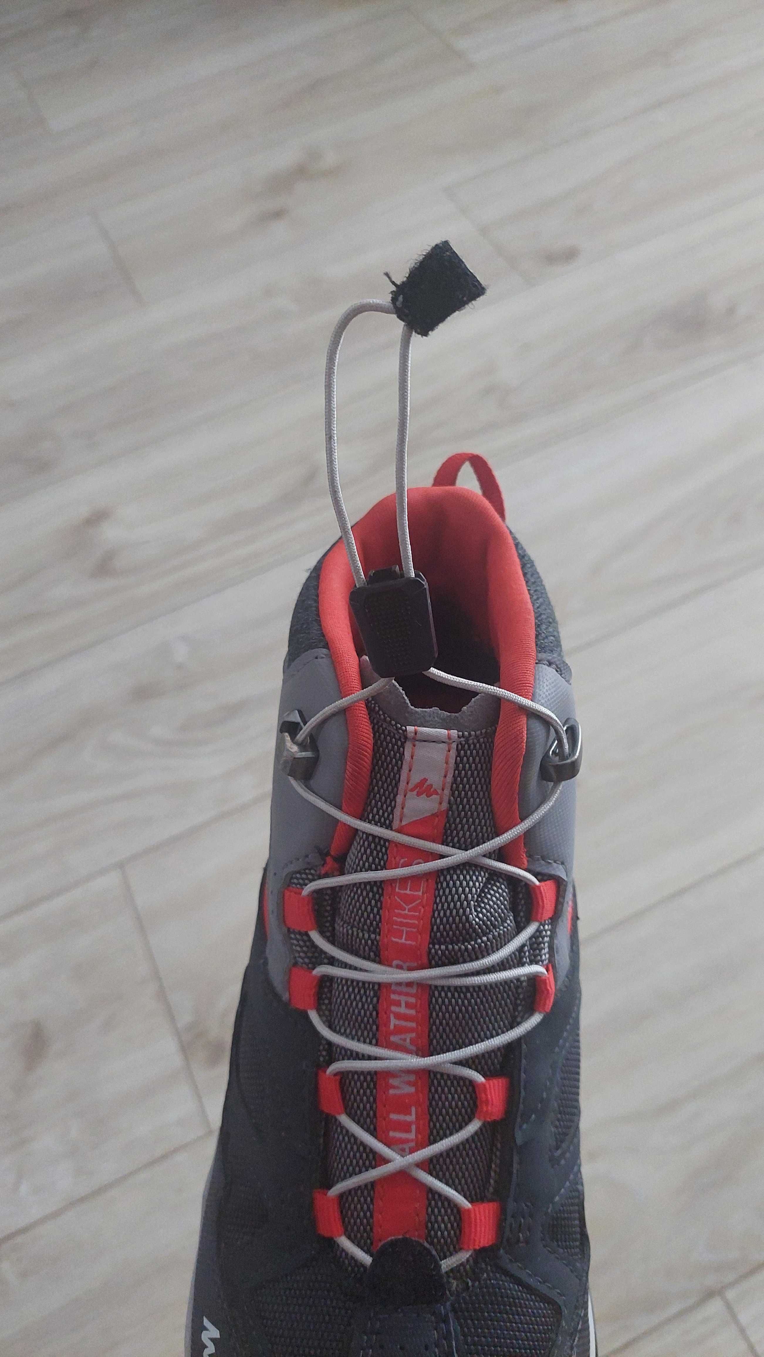 Sprzedam buty trkingowe chłopięce Quechua