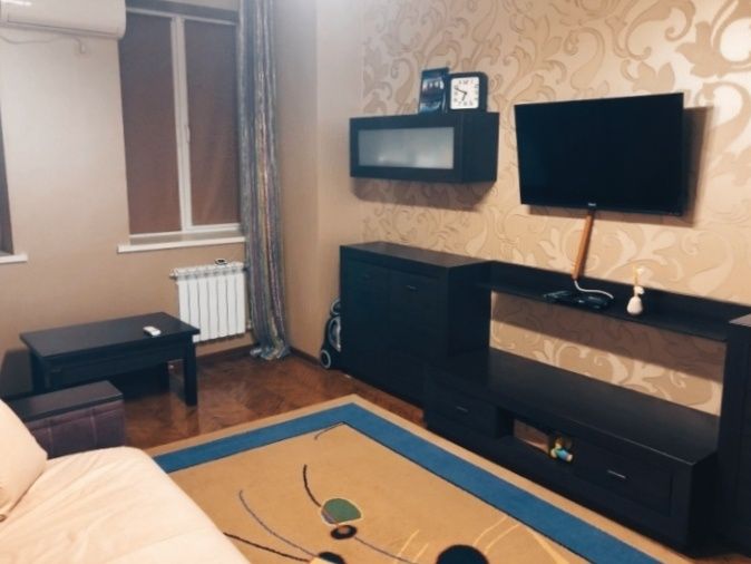 Продам 1 к.кв. с ремонтом в центре возле парка.