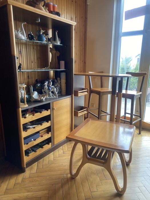 Стінка буфет з барною стійкою, 2 стільцями та столиком LandBond