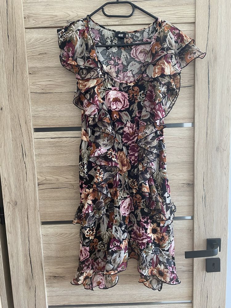 Krótka sukienka w kwiaty H&M 36