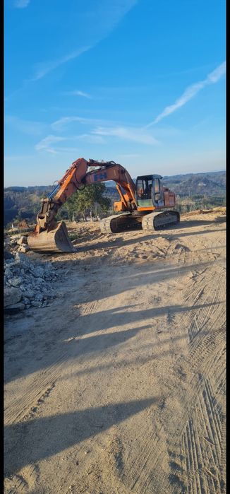 Escavadora Fiat hitachi Ex215 giratória