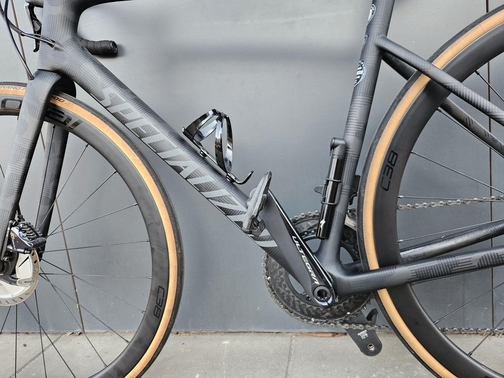 Specialized - szosa 56, karbon Tarmac Disc comp 2 Di2 koła Roval