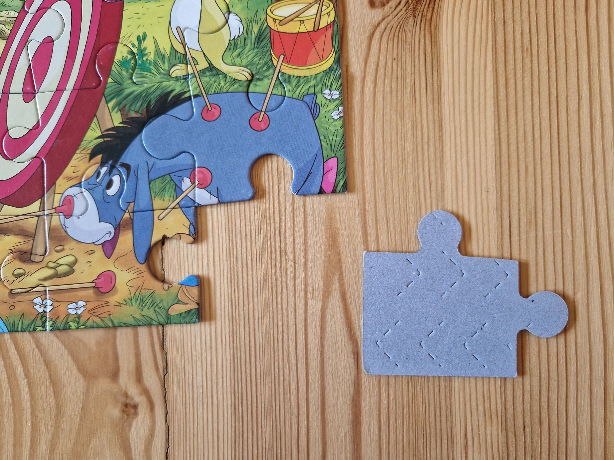 Zestaw    puzzli.