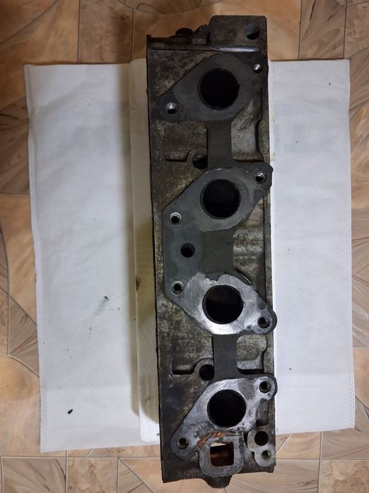 Продам ГБЦ ланос 1.5 8кл + распредвал (под ремонт )