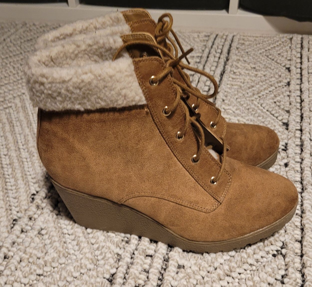 New Look nowe botki z kożuszkiem na koturnie 39 camel