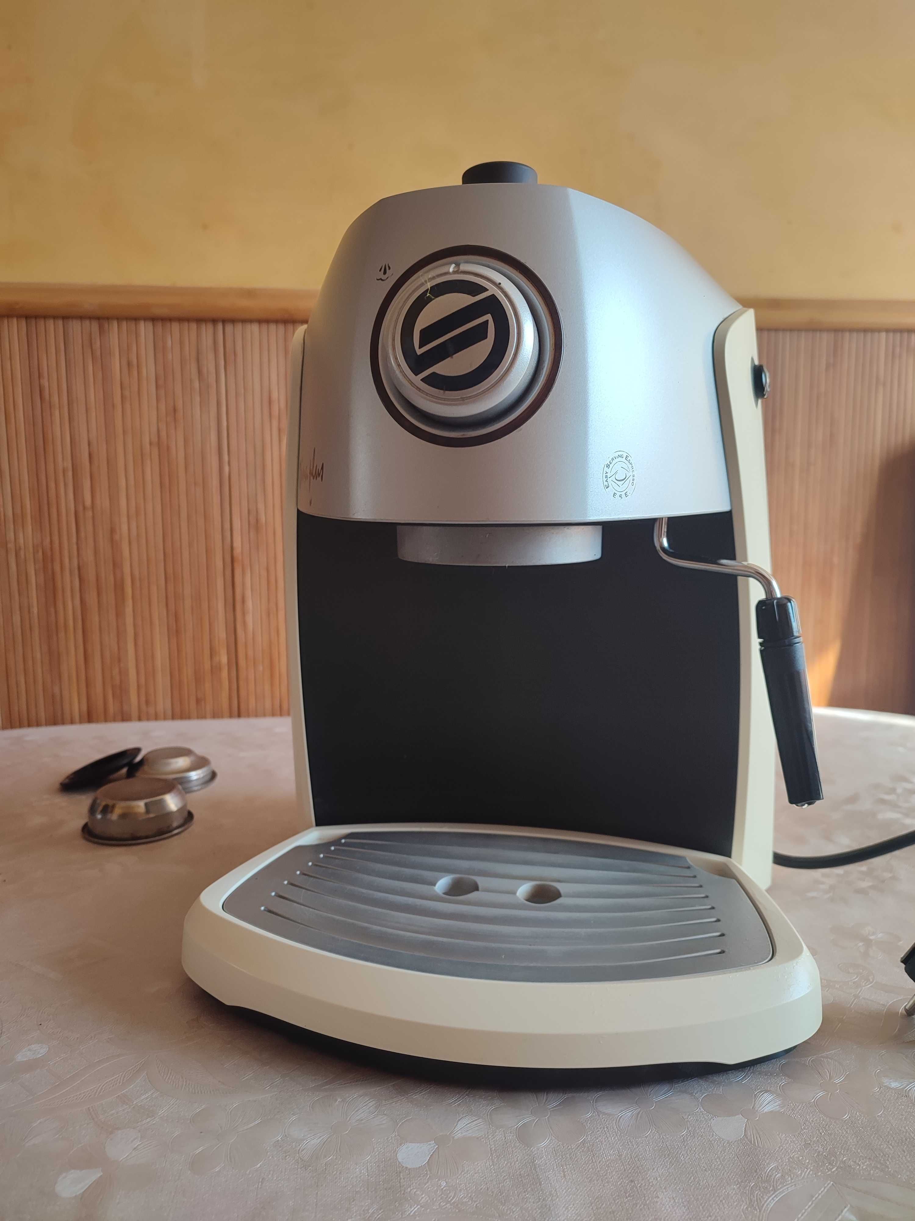 продам кавоварку Saeco nina plus