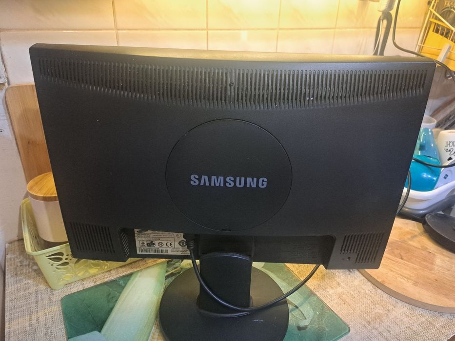 Monitor Samsung 22 cale 100% sprawmy  stan bardzo dobry