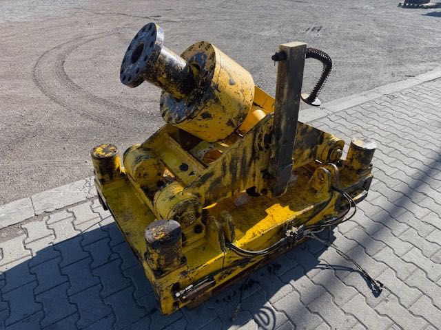 wózek z głowica obrotową mechaniczna do wciskania pali