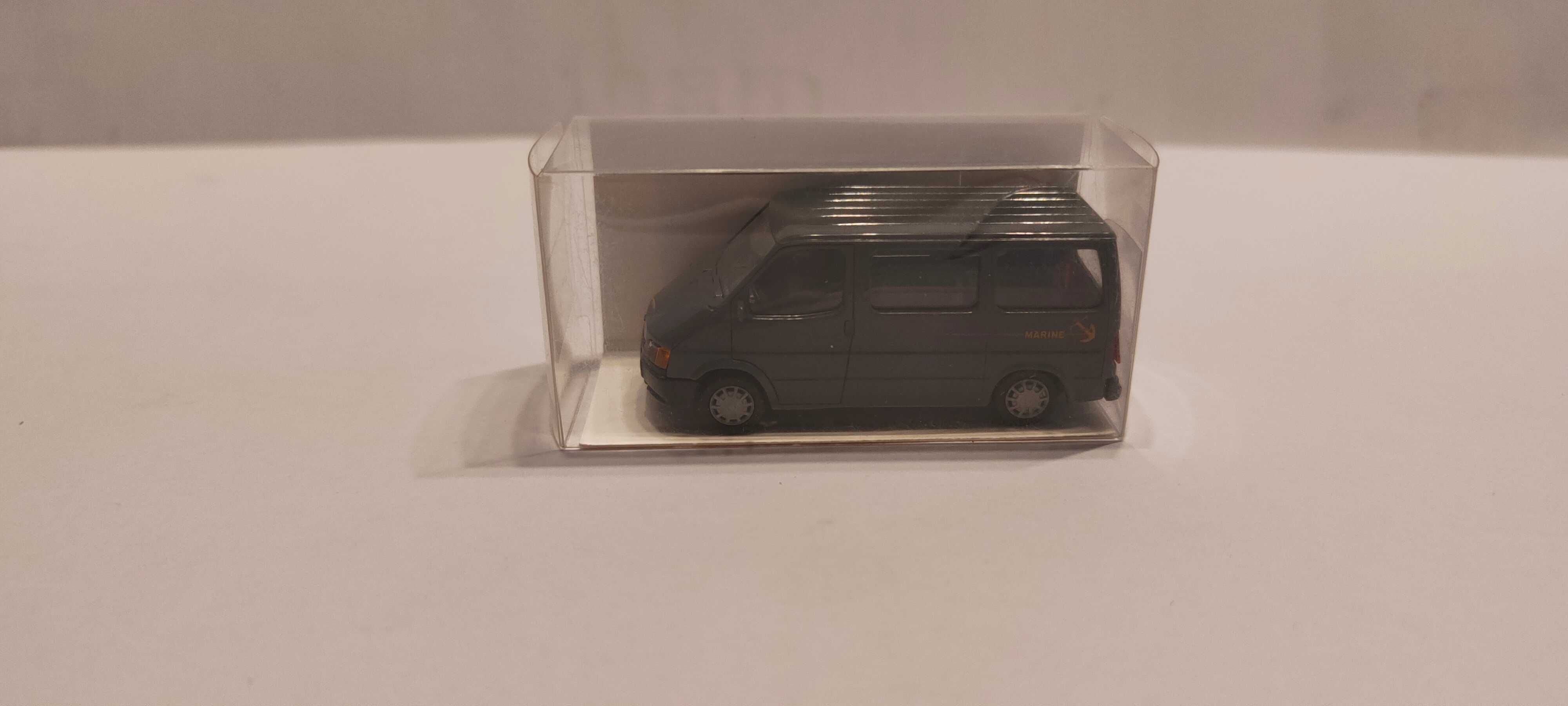 Ford Transit, firmy Rietze, skala 1:87