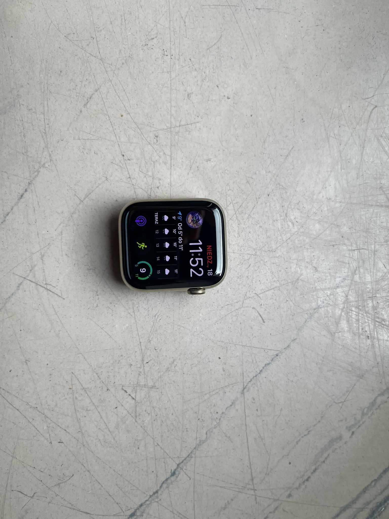 Apple Watch Series 6 złoty (WiFi+cellular) w stanie idealnym