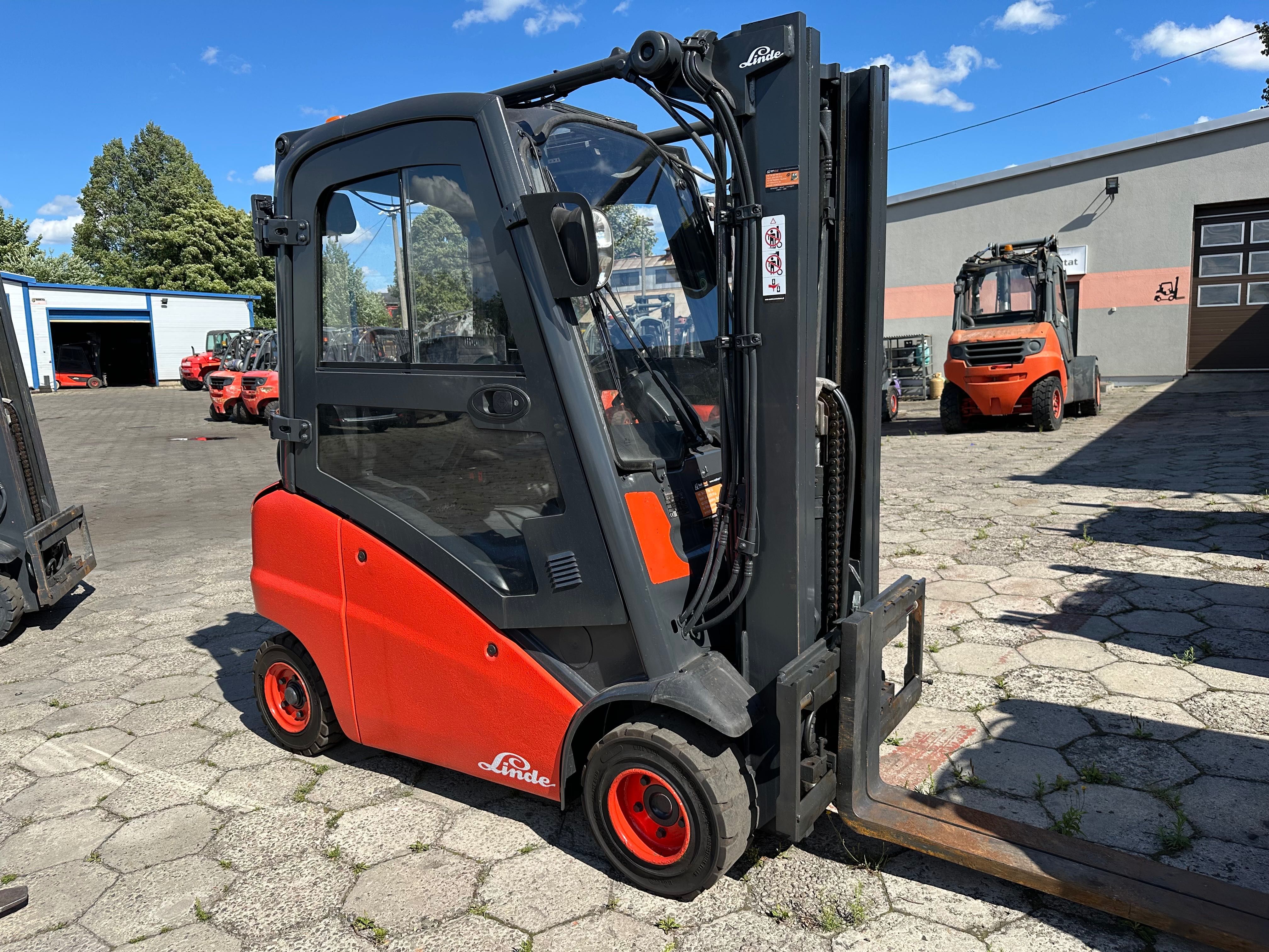 WÓZEK WIDŁOWY Linde H20T, 391 model triplex , rok 2012,2016,2017 gaz