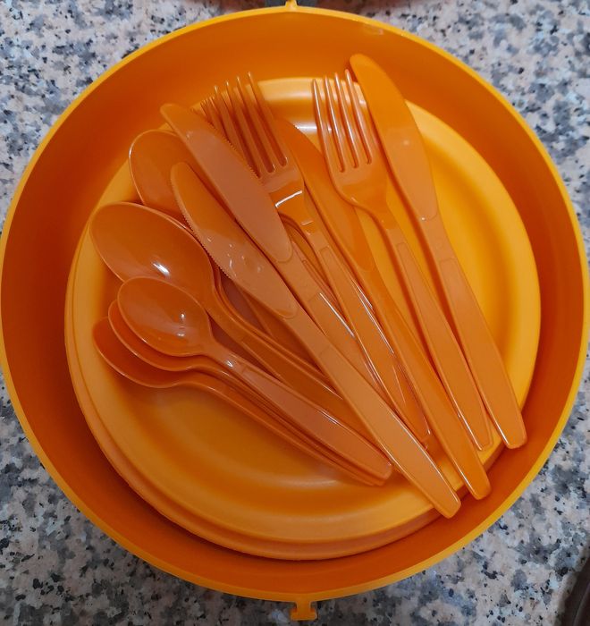 Caixa redonda  para colocar utencilios para piquenique