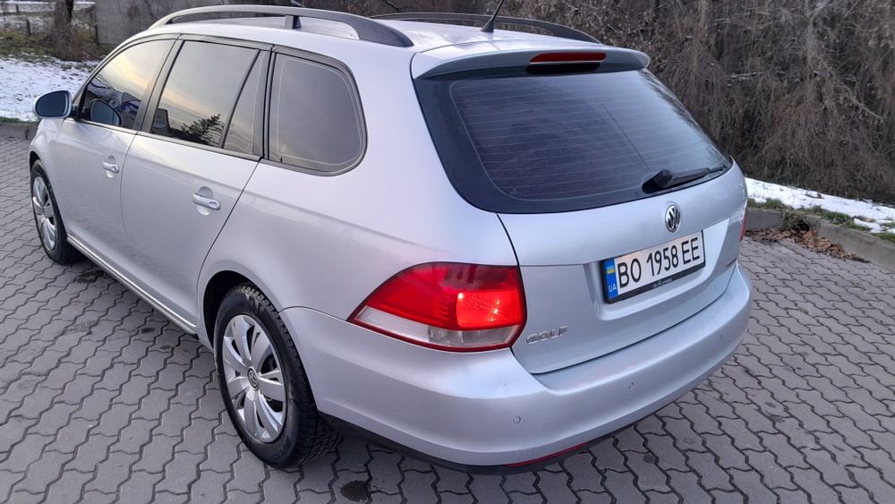 Автомобіль Volkswagen GOLF 1.6 MPI