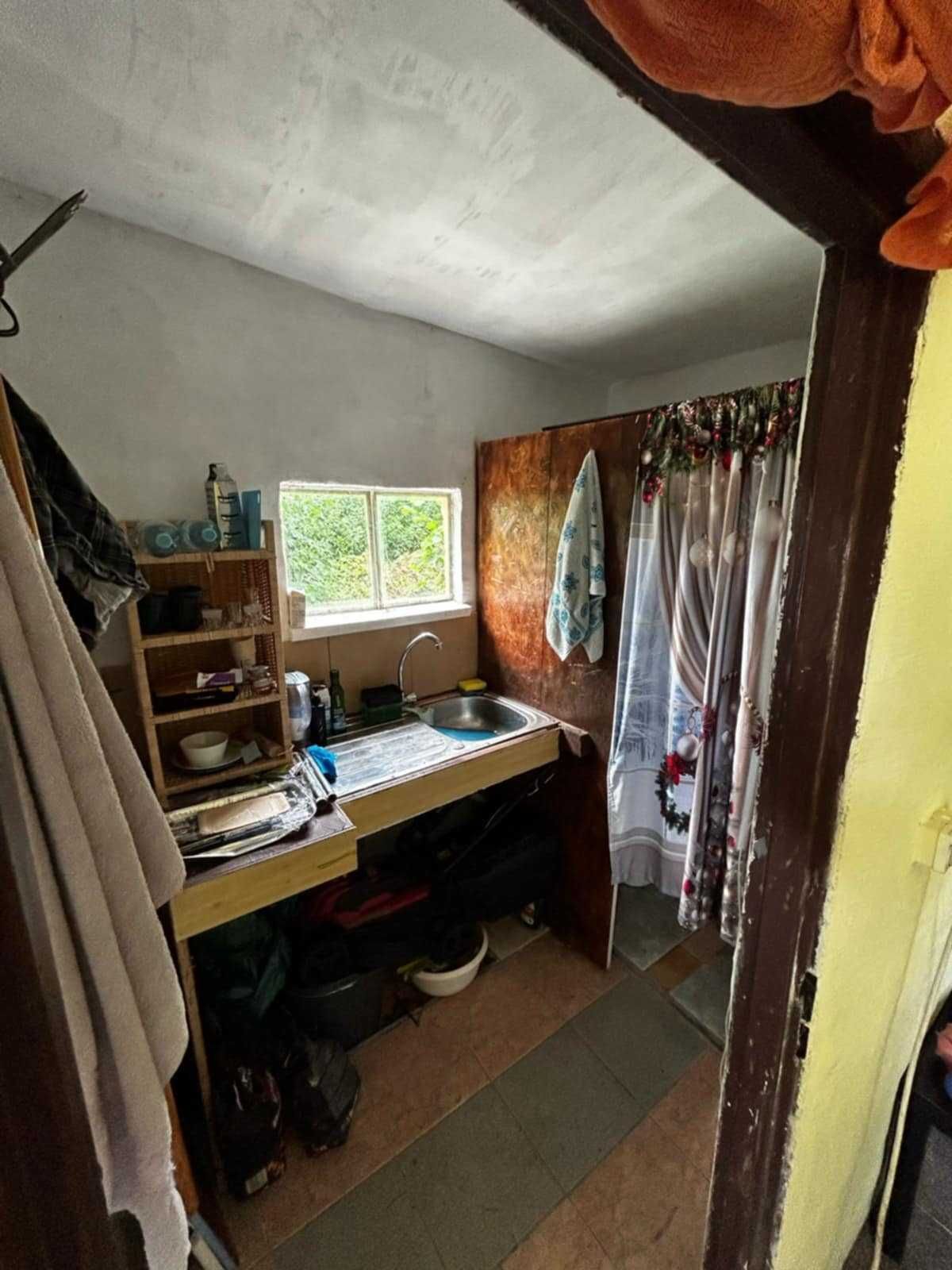 Sprzedam działkę ROD "Lubczyk" - 300 m2, murowana altanka, WC, prąd.