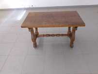 Mesa de centro ou para TV em madeira maciça