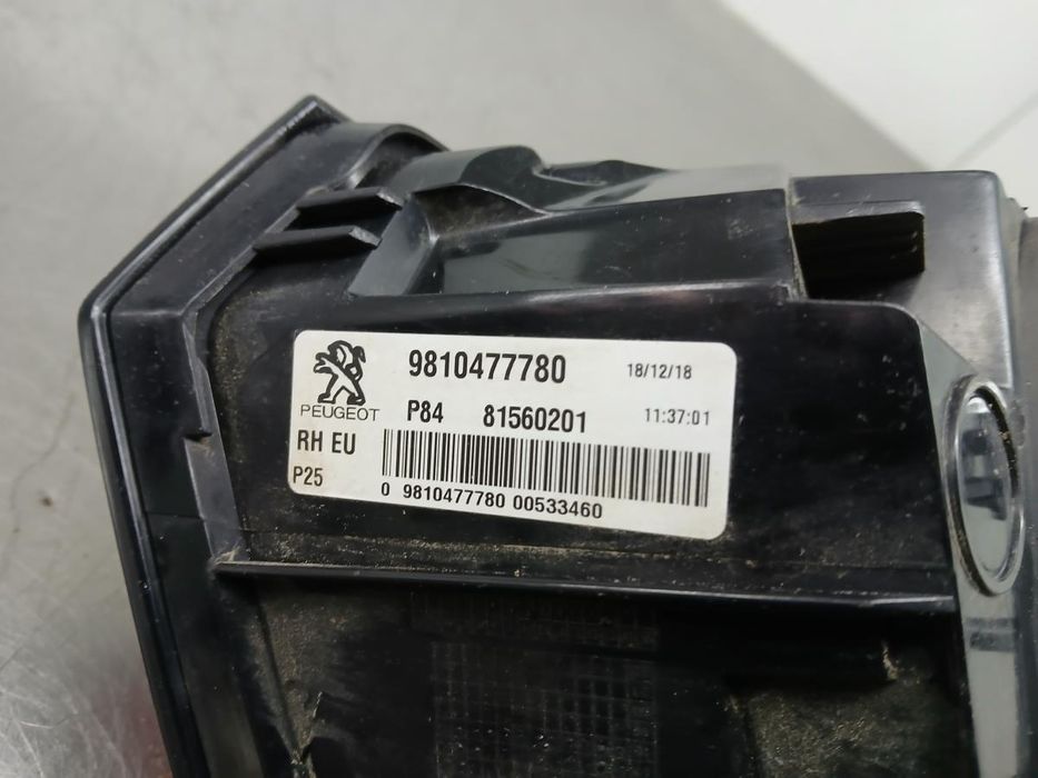 Farolim da mala direito PEUGEOT 3008 II (M_)