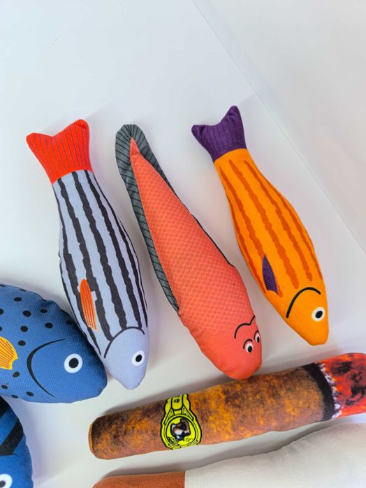 М'які іграшки для котів з кошачою м'ятою та собак з пищалкою