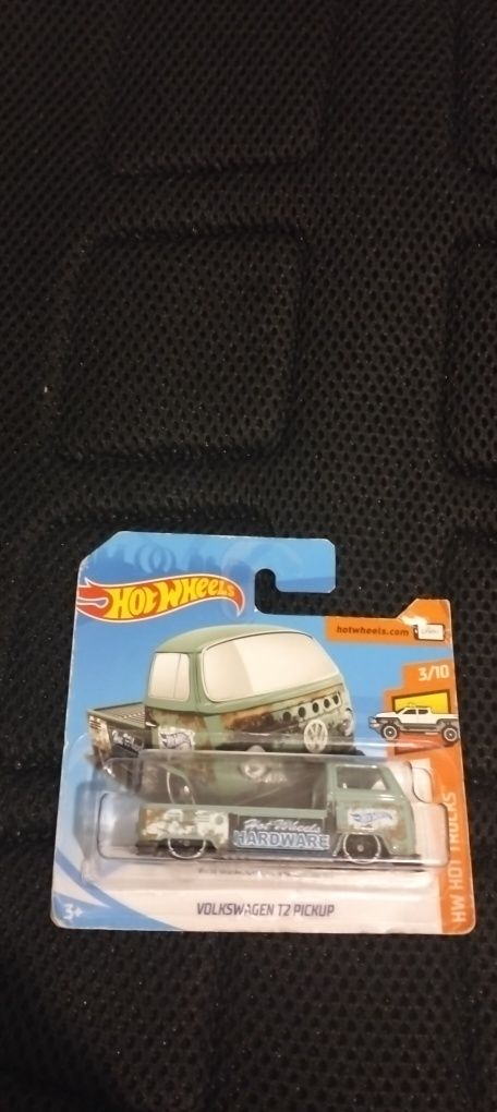 Vários hot wheels